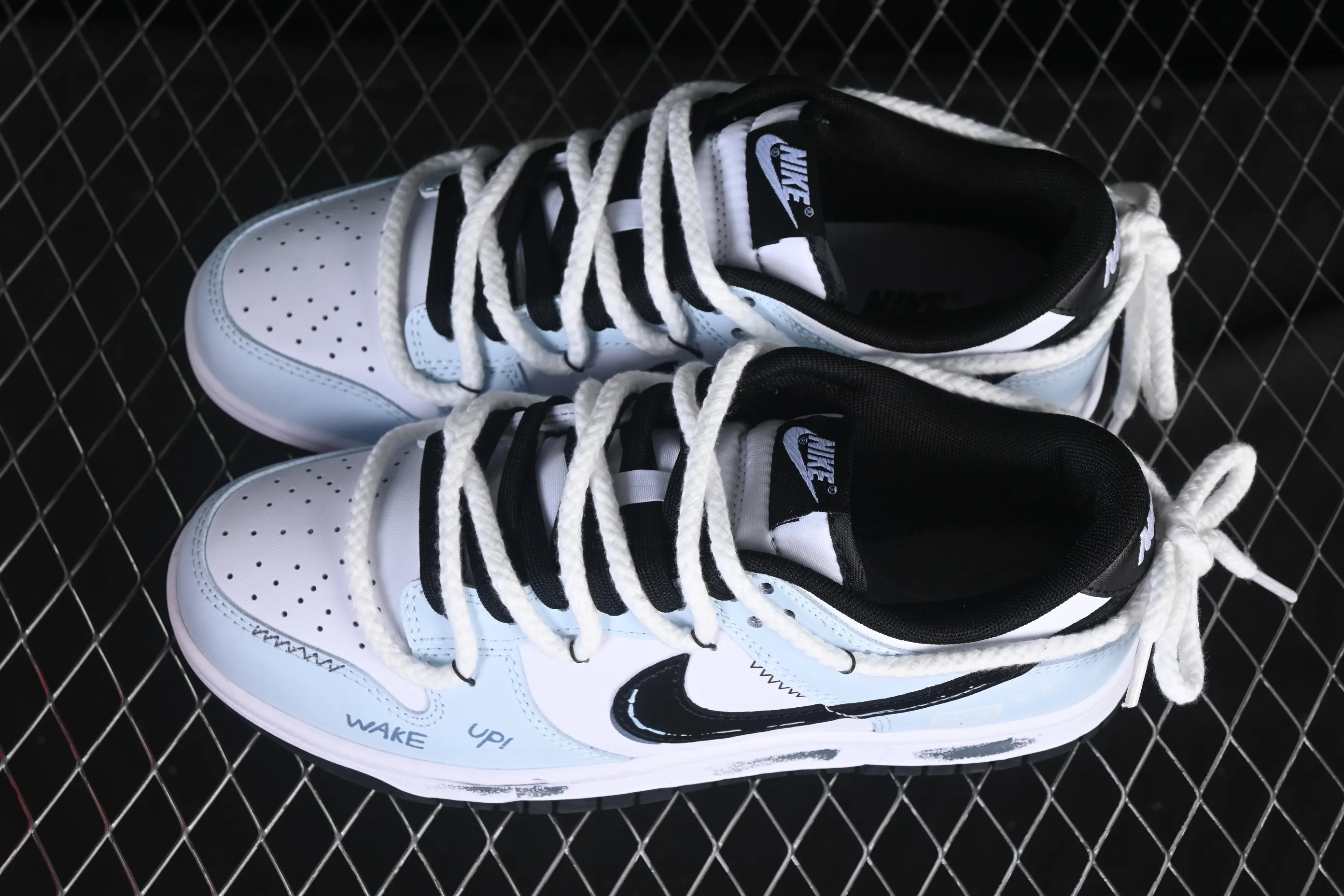 All categories Nk SB Dunk Series Nk SB Dunk Low High-end customized low-top sneakers Nike SB Dunk Low straps Anniversary high-end customized low-top casual sneakers DD1391-100